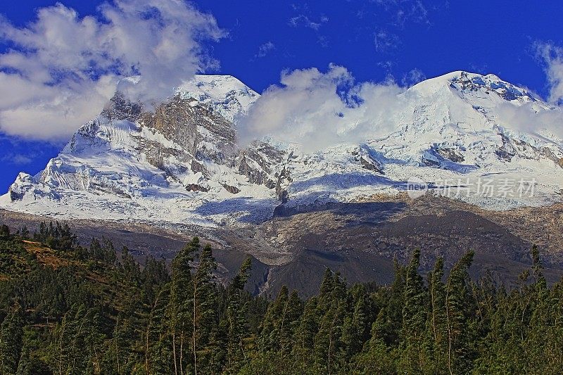 华萨兰山脉――秘鲁安第斯山脉的Cordillera - Huaraz, Ancash，秘鲁
